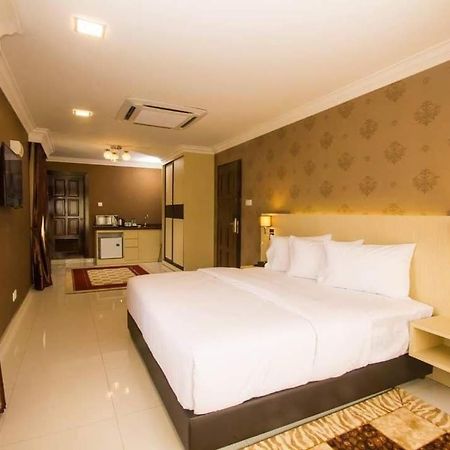 New Kesuma Villa Exclusive Stay Parit Raja Εξωτερικό φωτογραφία