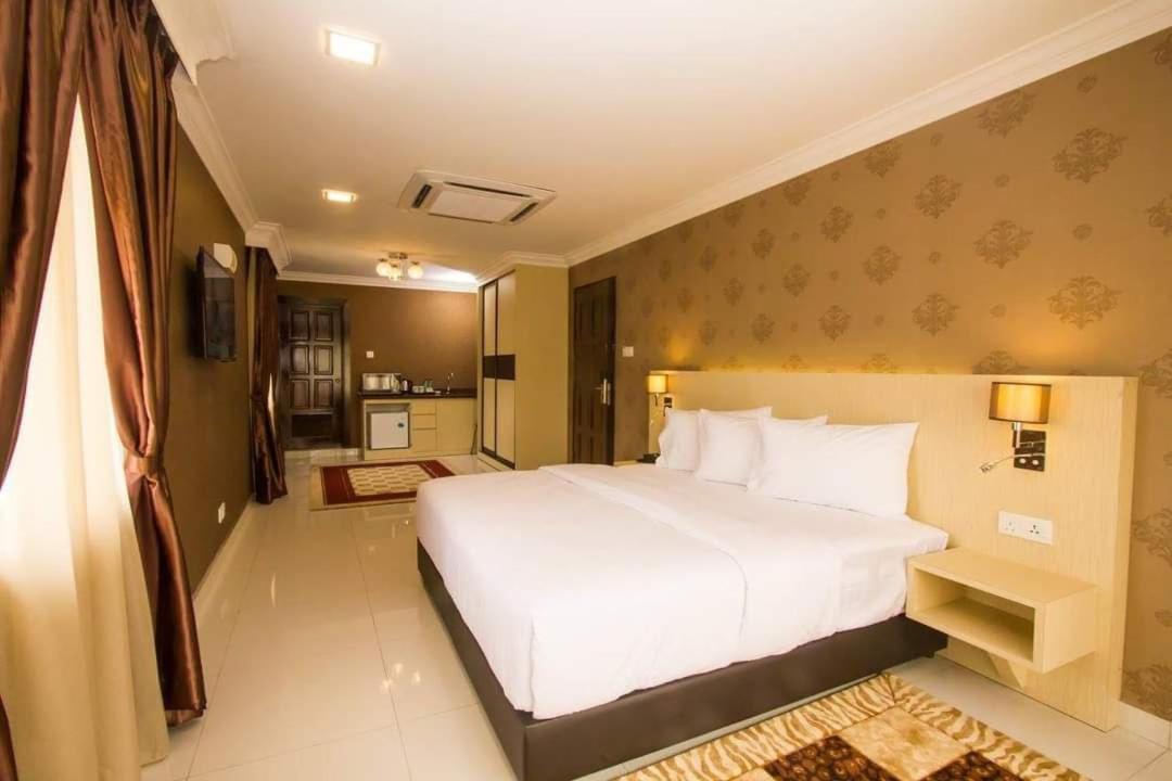 New Kesuma Villa Exclusive Stay Parit Raja Εξωτερικό φωτογραφία